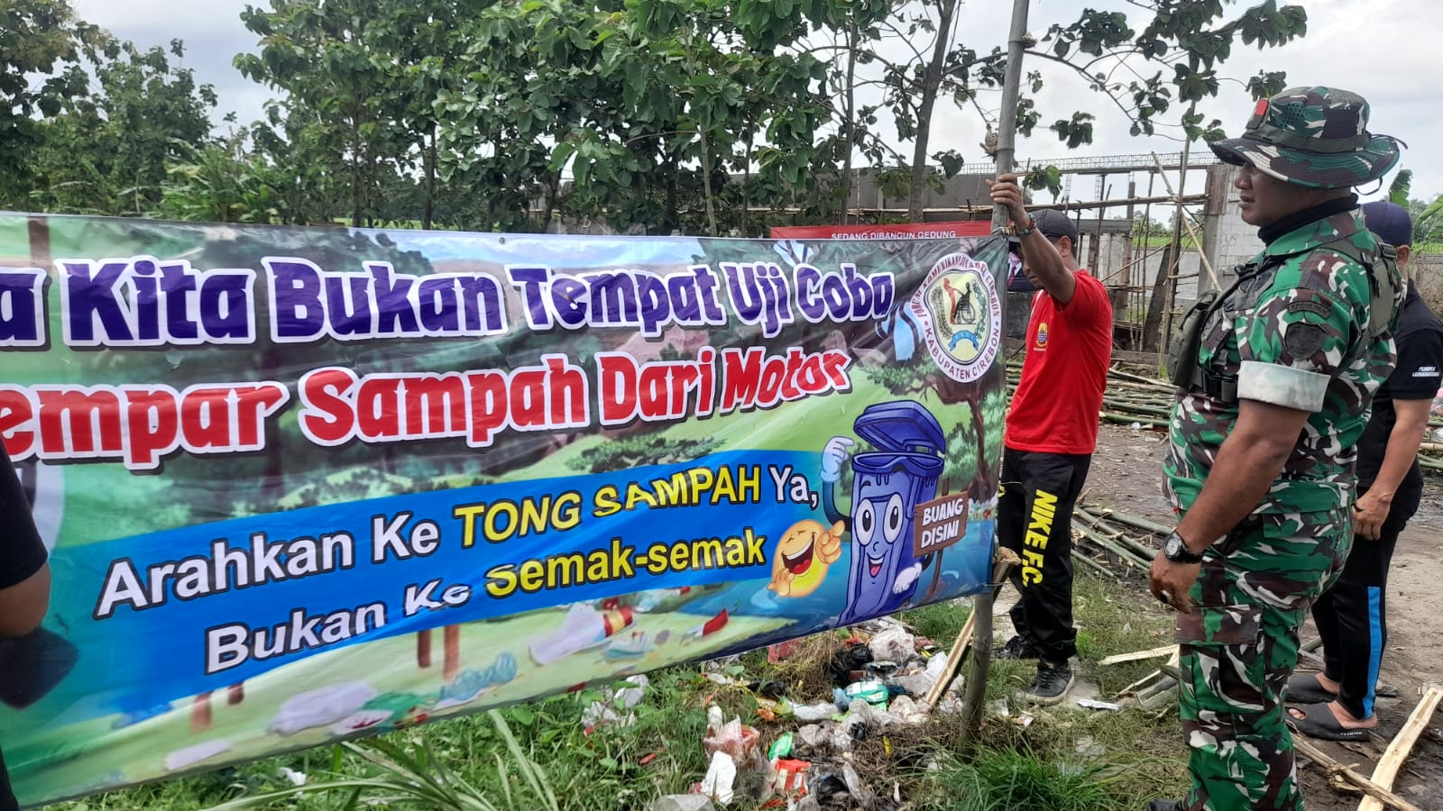 FKDC Bersama Muspika Lemahabang Gelar Aksi Bersih Lingkungan dan Edukasi Pengelolaan Sampah