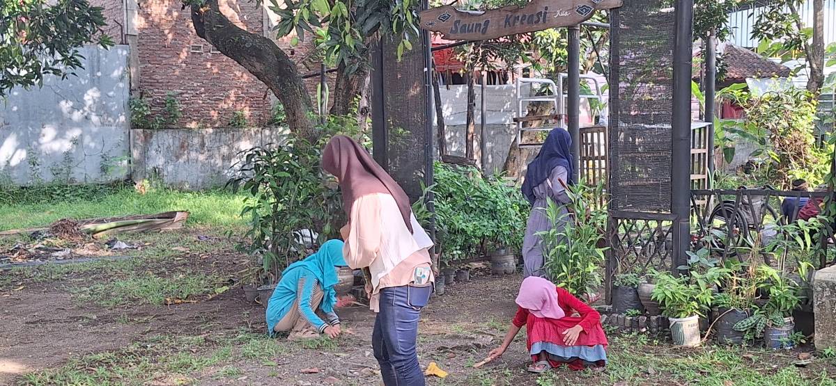 Tindak Lanjut Pertemuan KDD, Difabel dan Pihak Kecamatan Gelar Kerja Bakti Persiapan Kafe Inklusif