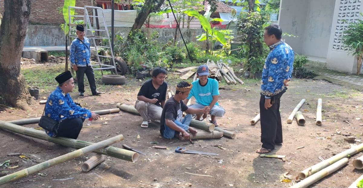 SEMANGAT GOTONG ROYONG BANGUN SAUNG KREASI DIFABEL DI LEMAHABANG
